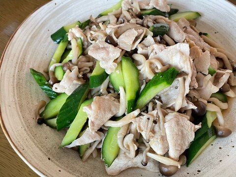 さっぱり食べれる!きゅうりと豚肉のオイスター炒め